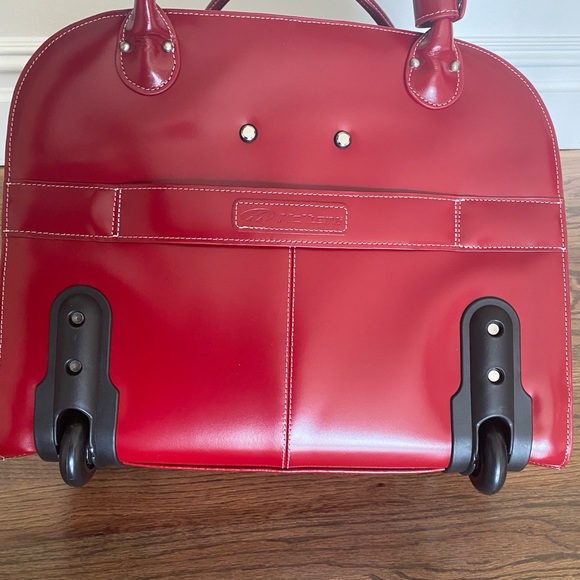 Chic Burgundy Travel Bag for Women - Picture 3 of 5